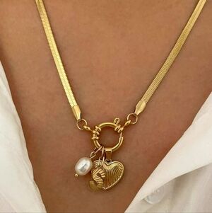 Nwt Non Tarnish Intial S Necklace